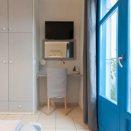 Just Blue With Amazing Sea Views In Holiday home *