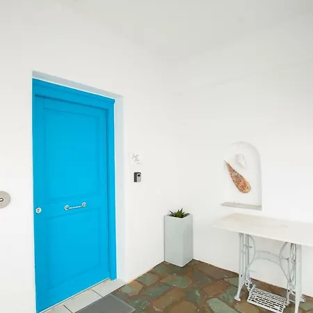 Just Blue With Amazing Sea Views In Hébergement de vacances Piso Livadi