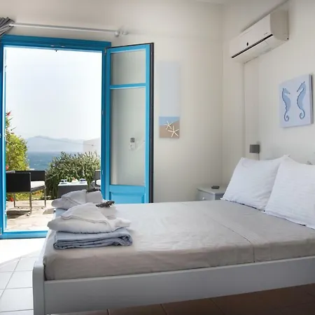 Just Blue With Amazing Sea Views In Hébergement de vacances Piso Livadi