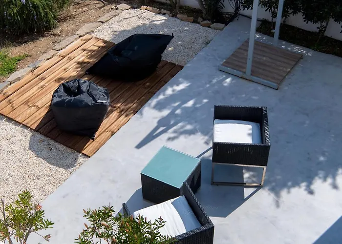 Just Blue With Amazing Sea Views In Holiday home